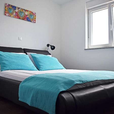 Apartment Summer Breeze Pula Ngoại thất bức ảnh